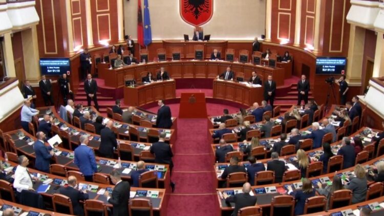 Hetimet për AKSHI, PD depoziton në Kuvend kërkesën për ngritjen e Komisionit Hetimor