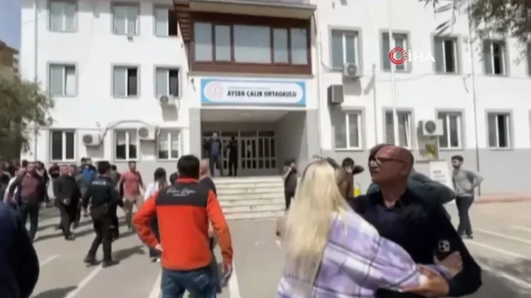 Tronditet sërish Turqia, një tjetër sulm me armë në shkollë