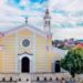 Besimtarët katolikë kremtojnë Pashkën, mesazhe paqeje dhe triumfi mbi të keqen