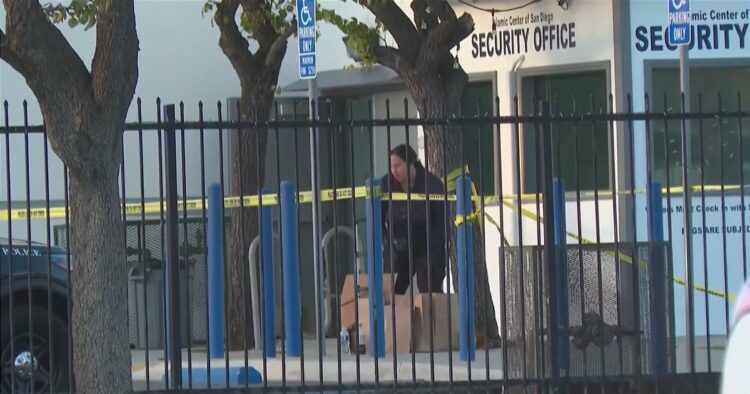 Sulm terrorist në SHBA, dy adoleshentë vrasin tre persona në xhami