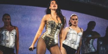Dua Lipa padit Samsung: Po përdor imazhin tim për të reklamuar televizorët