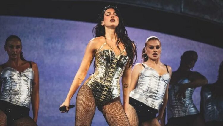 Dua Lipa padit Samsung: Po përdor imazhin tim për të reklamuar televizorët