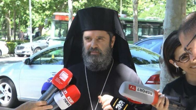 Kryepeshkopi Joan uron Kurban Bajramin: Jemi bashkë në gëzime e në vështirësi