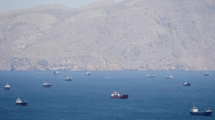 Sulmohet anija franceze në Ngushticën e Hormuzit, plagosen anëtarë të ekuipazhit