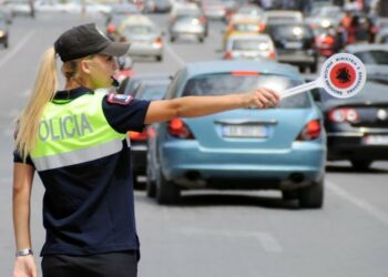 Të dehur në makinë, Policia kërkon 279 mijë pajisje për të kapur abuzuesit