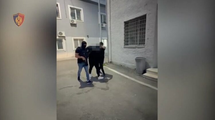 Trafikuan 82 kg kokainë, kapet në Vlorë anëtari i grupit kriminal