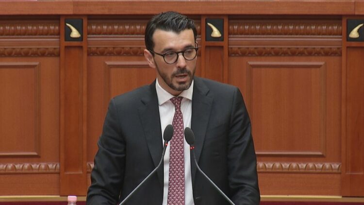 Karakaçi i përgjigjet opozitës në Kuvend: Nuk kemi mungesë karburantesh