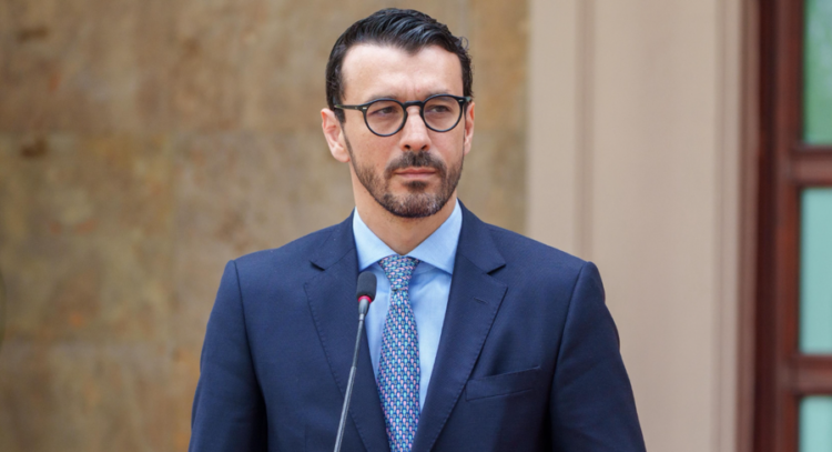 Miratohet subvencioni për shoqëritë e transportit publik, Karakaçi tregon detajet