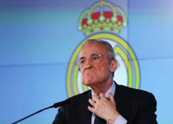 Pas sezonit të dështuar Real Madrid pritet me fërshëllima, tifozët kundër Perez