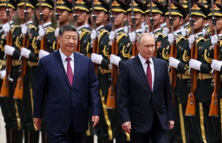 Ceremoni madhështore/ Xi pret Putinin si Trumpin, në fokus gazi rus
