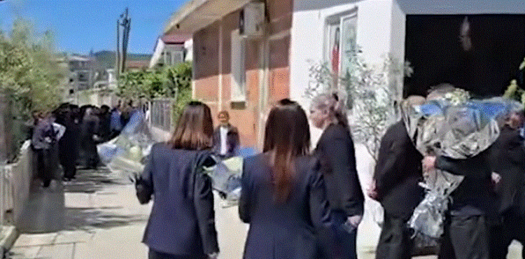 Koçiu pranë familjeve në Durrës që humbën fëmijët: Çdo ngushëllim është i pafuqishëm