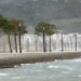 Moti i keq në Vlorë, ndalohet lundrimi për mjetet e vogla dhe peshkarexhat