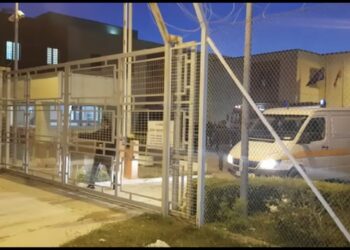 Sherr masiv në burgun e Vlorës: Pesë persona godasin të paraburgosurin