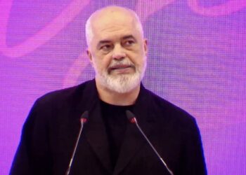 Protestat/ Rama “tallet” me PD: Edhe kur u ranë pantallonat në fund të këmbëve…
