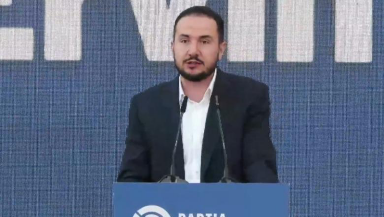 Salianji “sulmon” Berishën: E ke kthyer PD në kotec dhe po e mban me zor