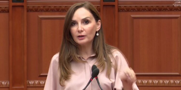 Tabaku: Shqiptarët po varfërohen nga monopoli dhe padrejtësia