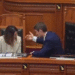 VIDEO/ Ministri Hoxha ulet te vendin Ramës në Kuvend, i thonë të çohet menjëherë