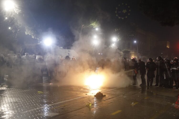 Protesta e PD/Mes të proceduarve dhe 2 shtetas italianë,ushtruan dhunë ndaj policisë