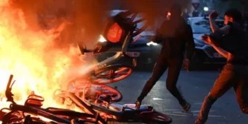 Dhuna pas fitores së PSG në Francë/ 219 persona të plagosur, 780 të arrestuar