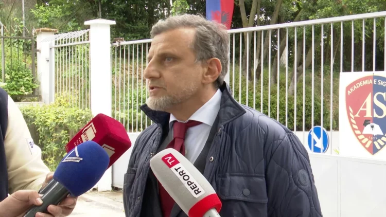Helmimi i studentëve të Policisë, administratori i Akademisë: Ushqimi vjen i gatshëm