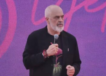 Rama u përgjigjet protestuesve: Kush më quan tradhtar është i pafytyrë
