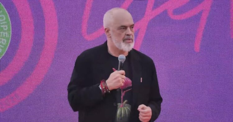 Rama u përgjigjet protestuesve: Kush më quan tradhtar është i pafytyrë