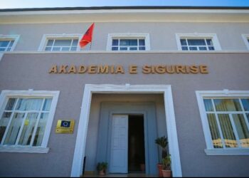 Helmohen sërish 30 kursantë të Akademisë së Sigurisë