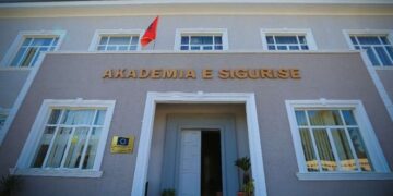 Helmohen sërish 30 kursantë të Akademisë së Sigurisë