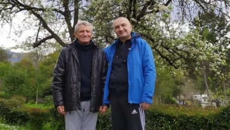 Ilir Meta njofton ndarjen nga jeta të të atit, tregon kur do të zhvillohet ceremonia