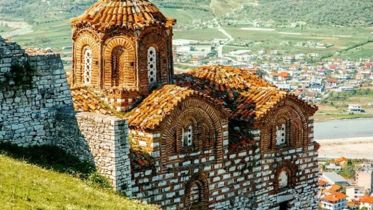 “Turisti per Caso”: Shqipëria, një udhëtim që zbulon transformimin e vendit
