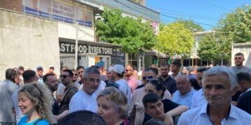 Protestë edhe në Lushnje, qytetarët: Ktheni dializën për 52 pacientët kronikë
