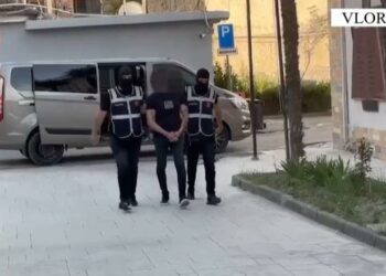 Armë dhe drogë, arrestohen dy persona në Vlorë