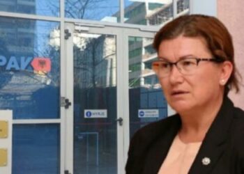 Kryebashkiakja e Roskovecit Majlinda Bufi paraqitet në SPAK