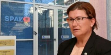 Kryebashkiakja e Roskovecit Majlinda Bufi paraqitet në SPAK