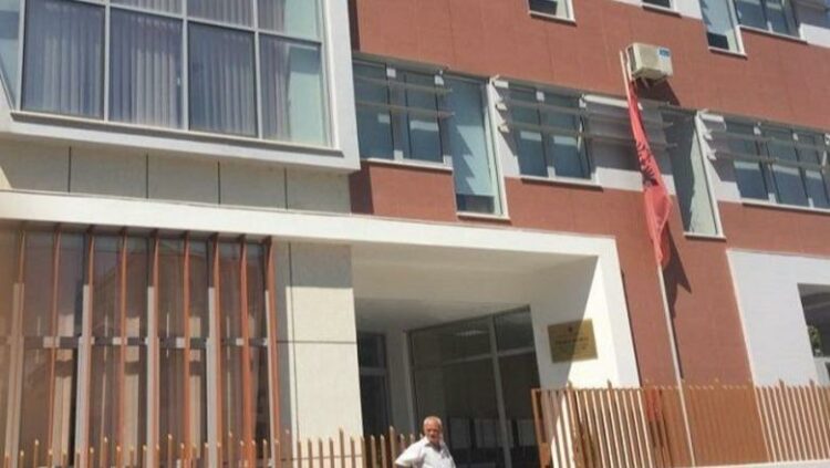 Elbasan/ Abuzuan me fondet e ndihmës ekonomike, detyrim paraqitje për 6 punonjës
