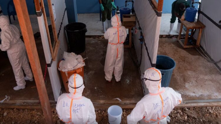 Alarm në Francë/ Konfirmohet rasti i parë i Ebolës, pacienti nën izolim të plotë