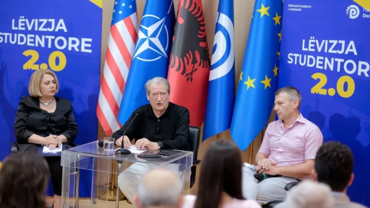 Protesta, Berisha: Studentëve u bëhet presion për provimet