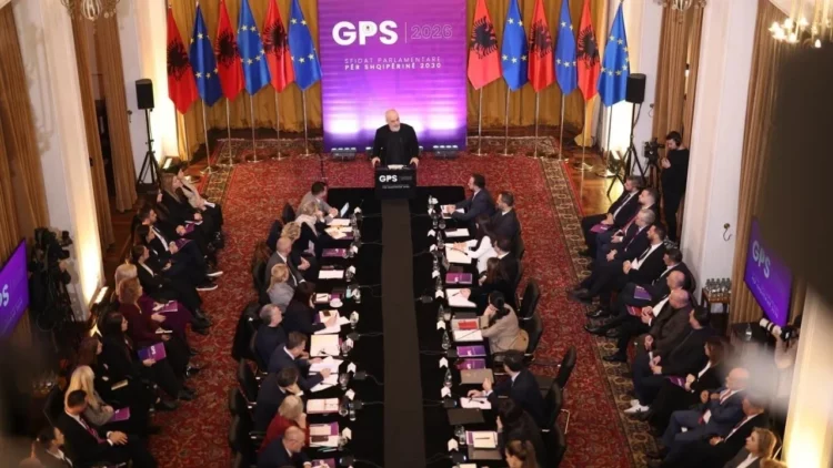 Zbulohet se çfarë do të diskutojë Rama të shtunën me Grupin Parlamentar