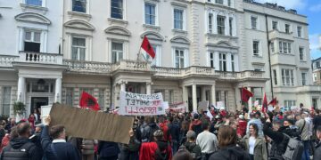 Zvërneci, shqiptarët në Britaninë e Madhe protestë para ambasadës shqiptare