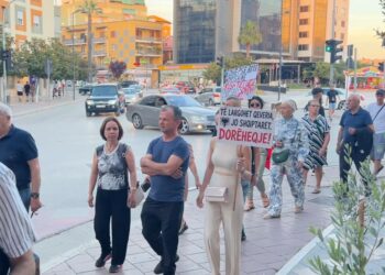 “Çohuni nga kafja” qytetarët protestojnë edhe në Fier