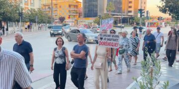 “Çohuni nga kafja” qytetarët protestojnë edhe në Fier