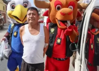 Tifoz i çmendur i futbollit, trafikanti i drogës arrestohet nga maskotat e Botërorit