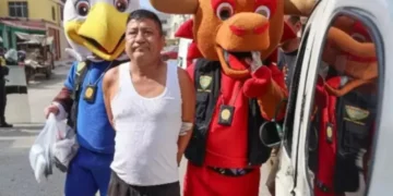 Tifoz i çmendur i futbollit, trafikanti i drogës arrestohet nga maskotat e Botërorit