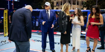 Arte marciale, fishekzjarre dhe VIP-a, si e festoi Trump 80-vjetorin