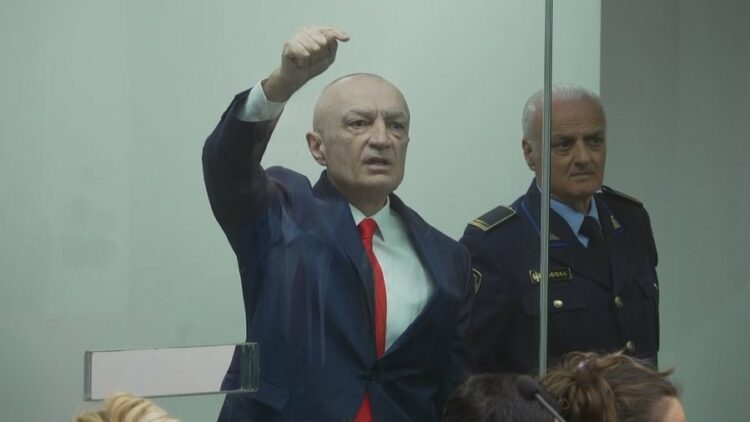 Ilir Meta lë burgun për të marrë pjesë në ceremoninë mortore të babait