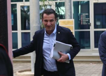 Veliaj bëhet për herë të dytë baba i një djali
