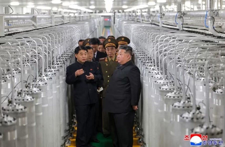 Kim Jong Un inspekton centralin e ri bërthamor  planifikon rritje të prodhimit