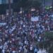 Reuters transmeton live protestën para Kryeministrisë