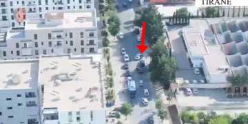 Goditet grupi kriminal që shiste armë në Tiranë, arrestohen 4 persona