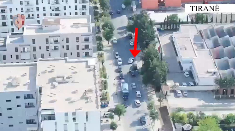 Policia arreston 4 persona dhe kërkon 2 të tjerë për tregtimin e armëve në Tiranë
